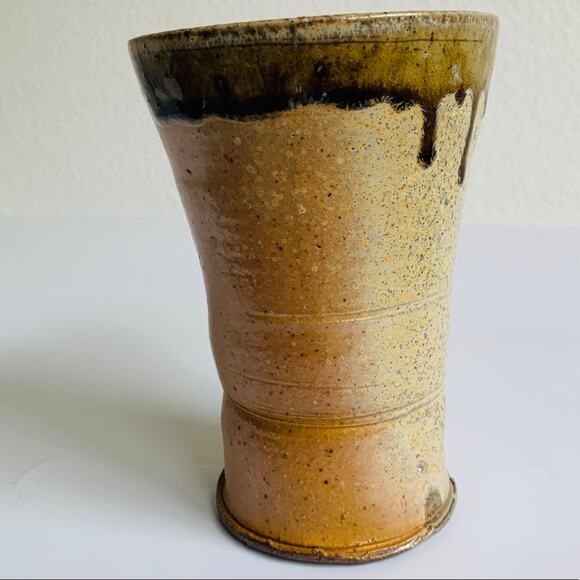 Vintage Studio Art Pottery Thumb Cup - Picture 3 of 8
